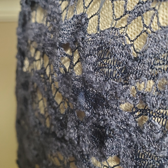 MUDD | Women's muted blue lace v-neck layering top. Size small. - Picture 3 of 6